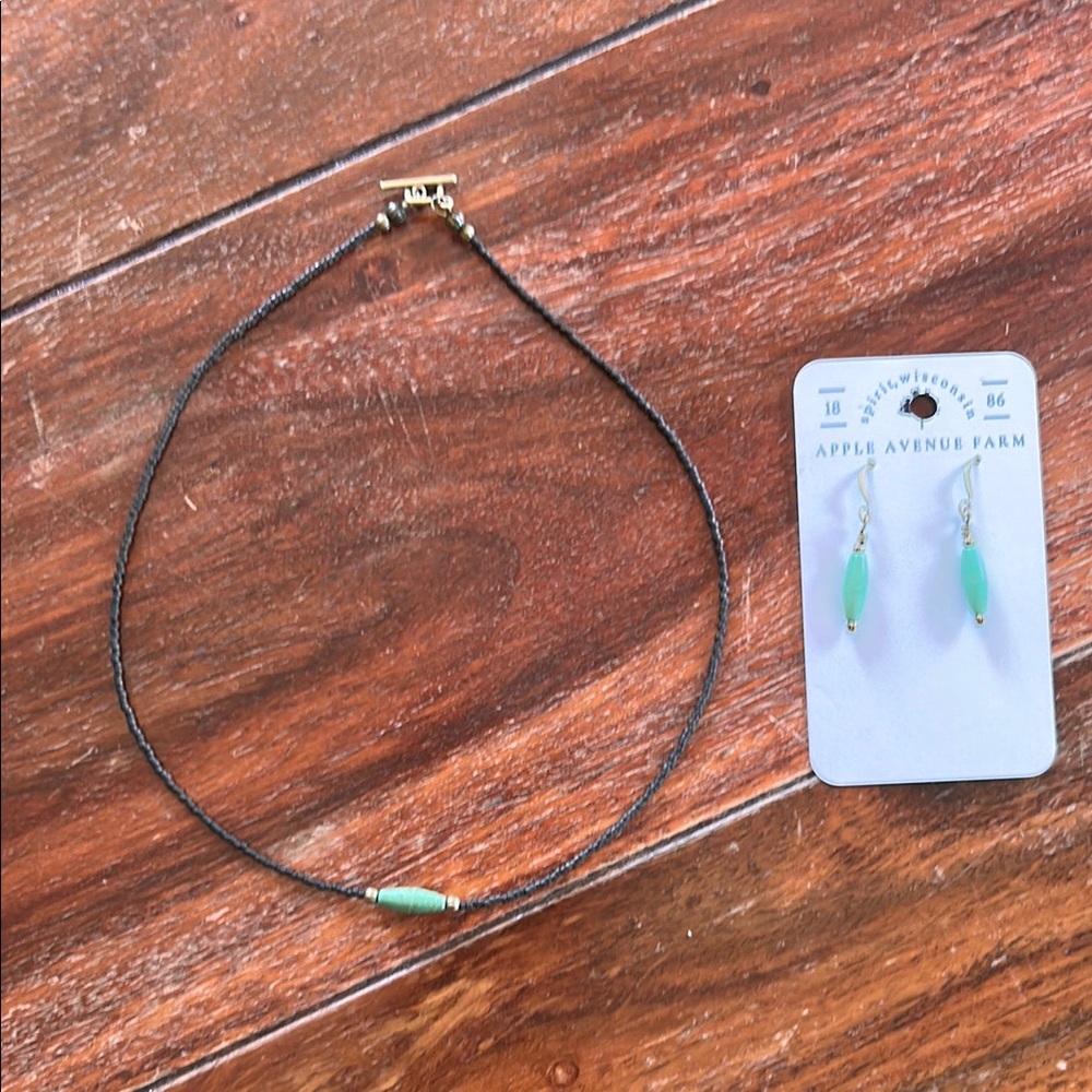 Green Necklace and Earring Set NEW